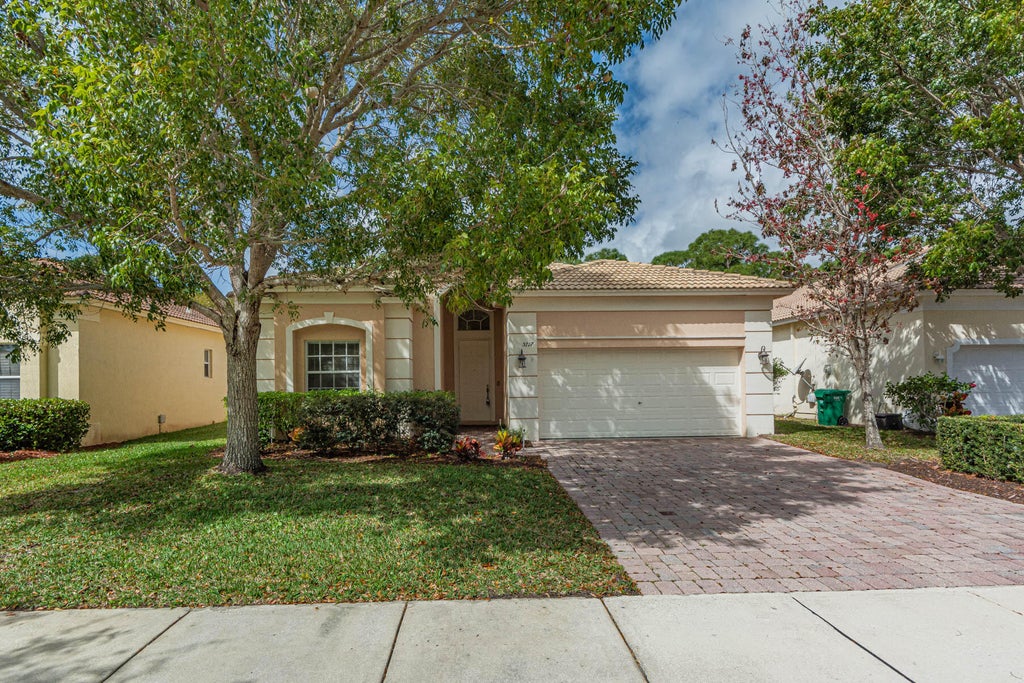 Photo of 5717 SPANISH RIVER Road, Fort Pierce, FL 34951 (MLS # B26071005)