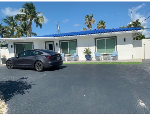 Photo of 3760 NE 16TH Avenue, Oakland Park, FL 33334 (MLS # B26055313)