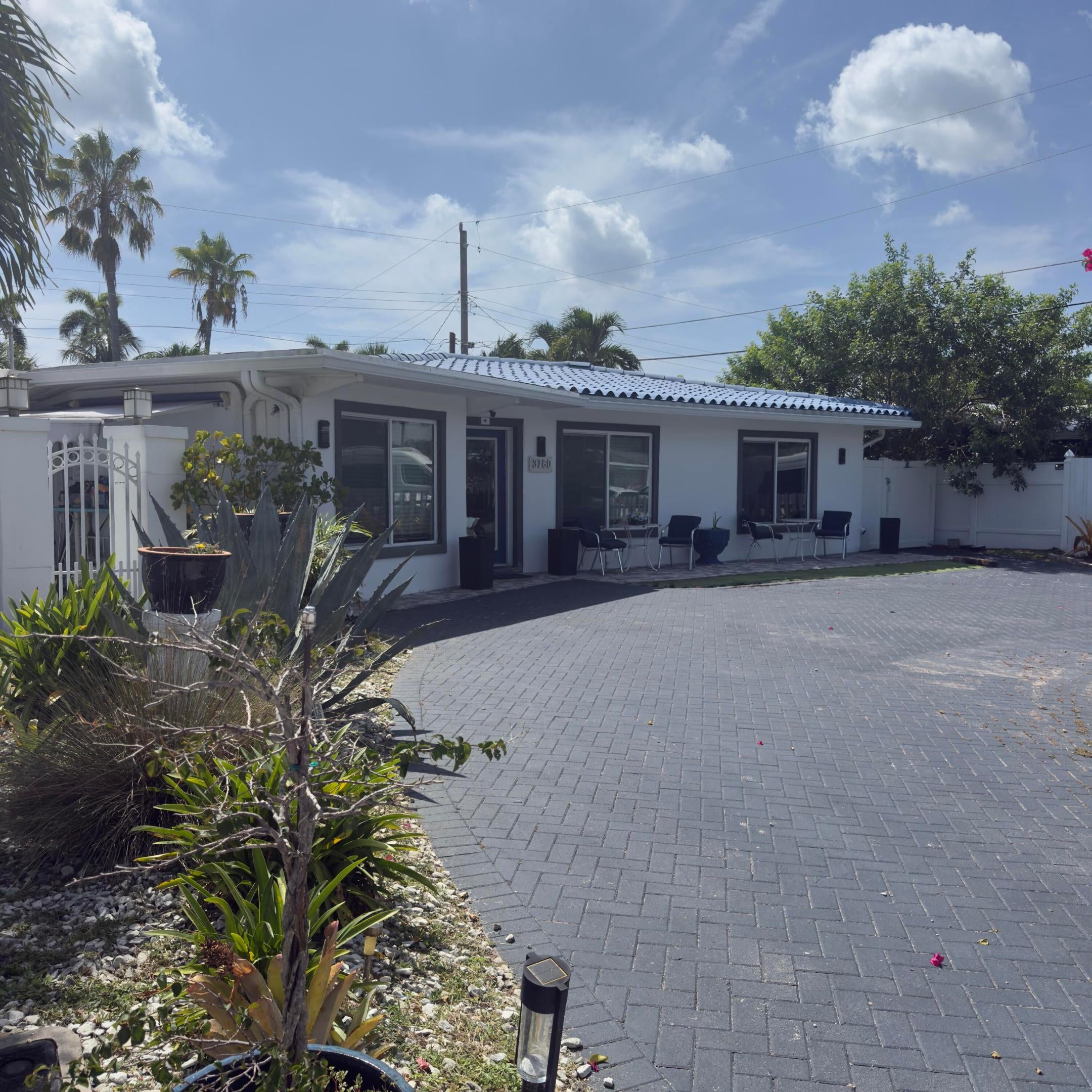 3760 NE 16TH Avenue, Oakland Park FL 33334