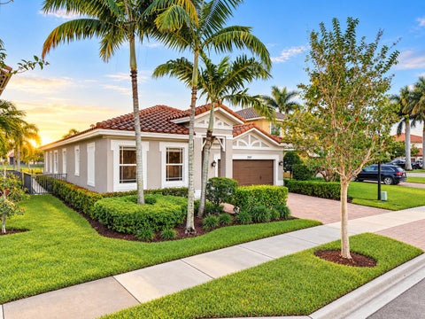 Tiny photo for 8561 LAKESIDE Bend, Parkland, FL 33076 (MLS # B26069265)