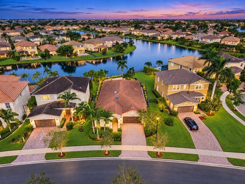 Tiny photo for 8561 LAKESIDE Bend, Parkland, FL 33076 (MLS # B26069265)