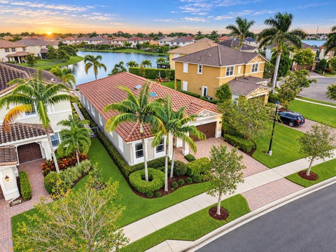 Tiny photo for 8561 LAKESIDE Bend, Parkland, FL 33076 (MLS # B26069265)