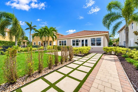Tiny photo for 8561 LAKESIDE Bend, Parkland, FL 33076 (MLS # B26069265)