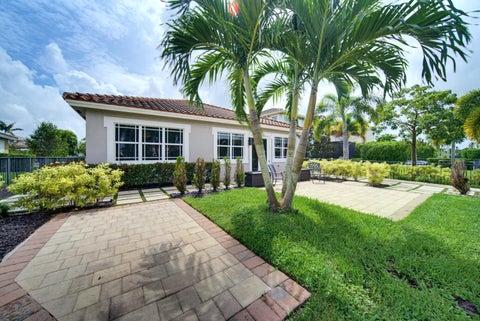 Tiny photo for 8561 LAKESIDE Bend, Parkland, FL 33076 (MLS # B26069265)
