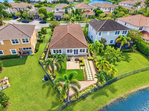 Tiny photo for 8561 LAKESIDE Bend, Parkland, FL 33076 (MLS # B26069265)