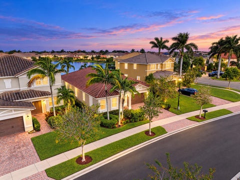 Tiny photo for 8561 LAKESIDE Bend, Parkland, FL 33076 (MLS # B26069265)
