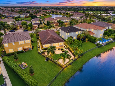 Tiny photo for 8561 LAKESIDE Bend, Parkland, FL 33076 (MLS # B26069265)