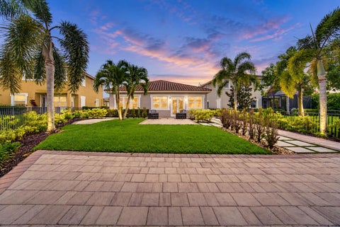 Tiny photo for 8561 LAKESIDE Bend, Parkland, FL 33076 (MLS # B26069265)