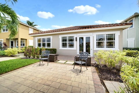 Tiny photo for 8561 LAKESIDE Bend, Parkland, FL 33076 (MLS # B26069265)