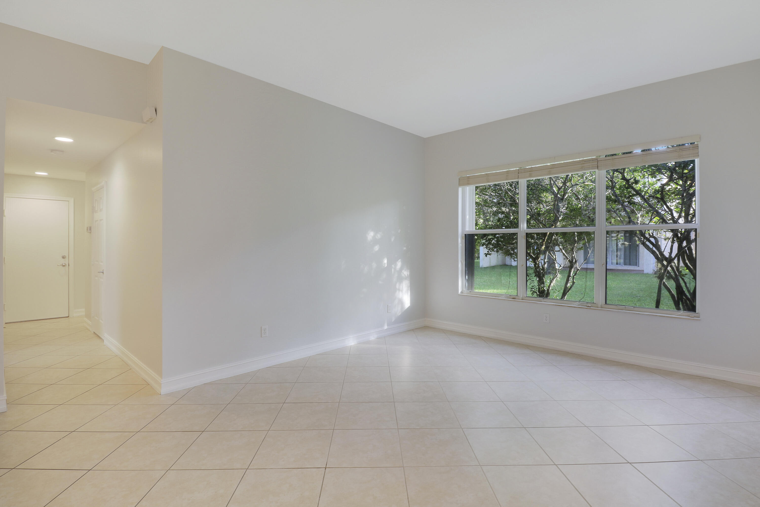 CANYON ISLES 1 - Residential Lease