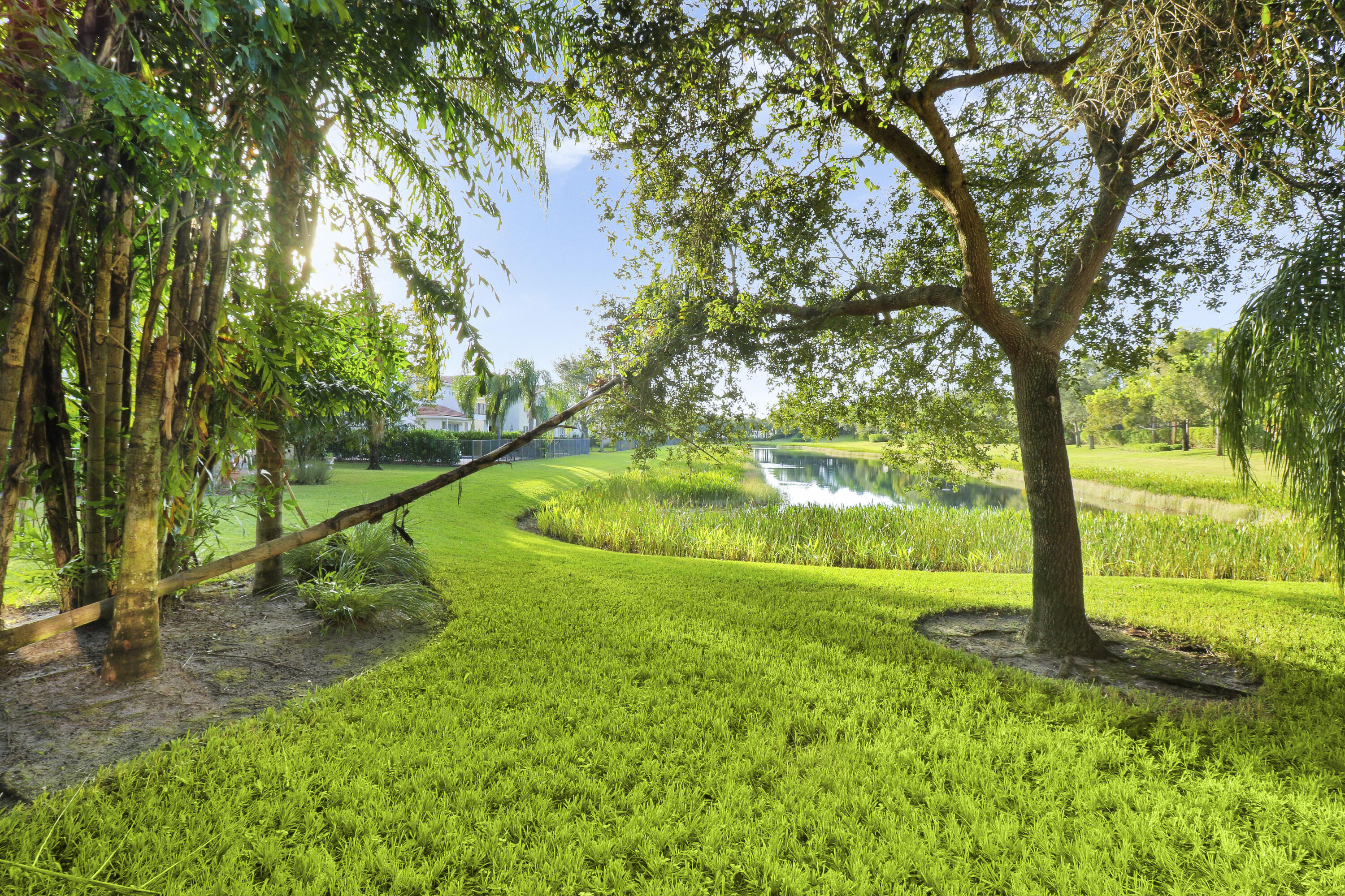 CANYON ISLES 1 - Residential Lease