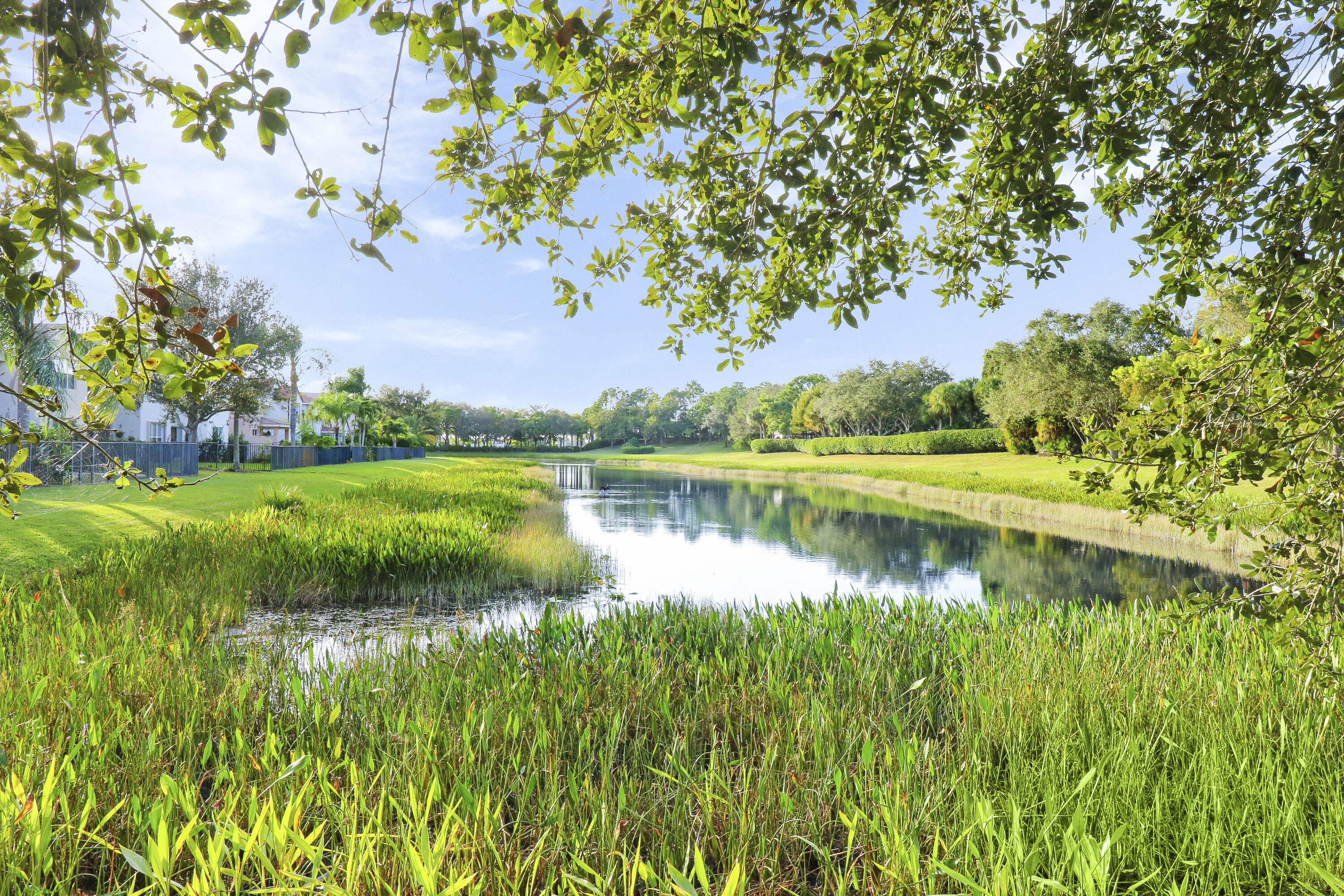 CANYON ISLES 1 - Residential Lease