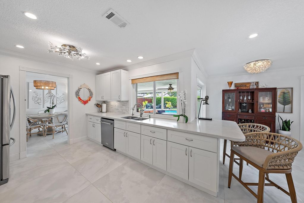 Photo of 11913 Bayberry Street, Palm Beach Gardens, FL 33410 (MLS # R11134787)