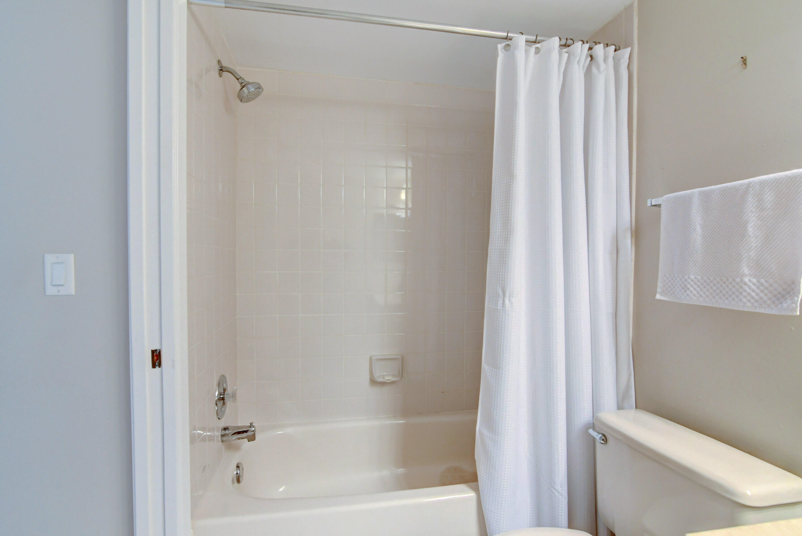 HUNTINGTON LAKES SEC FIVE CONDOS - Residential