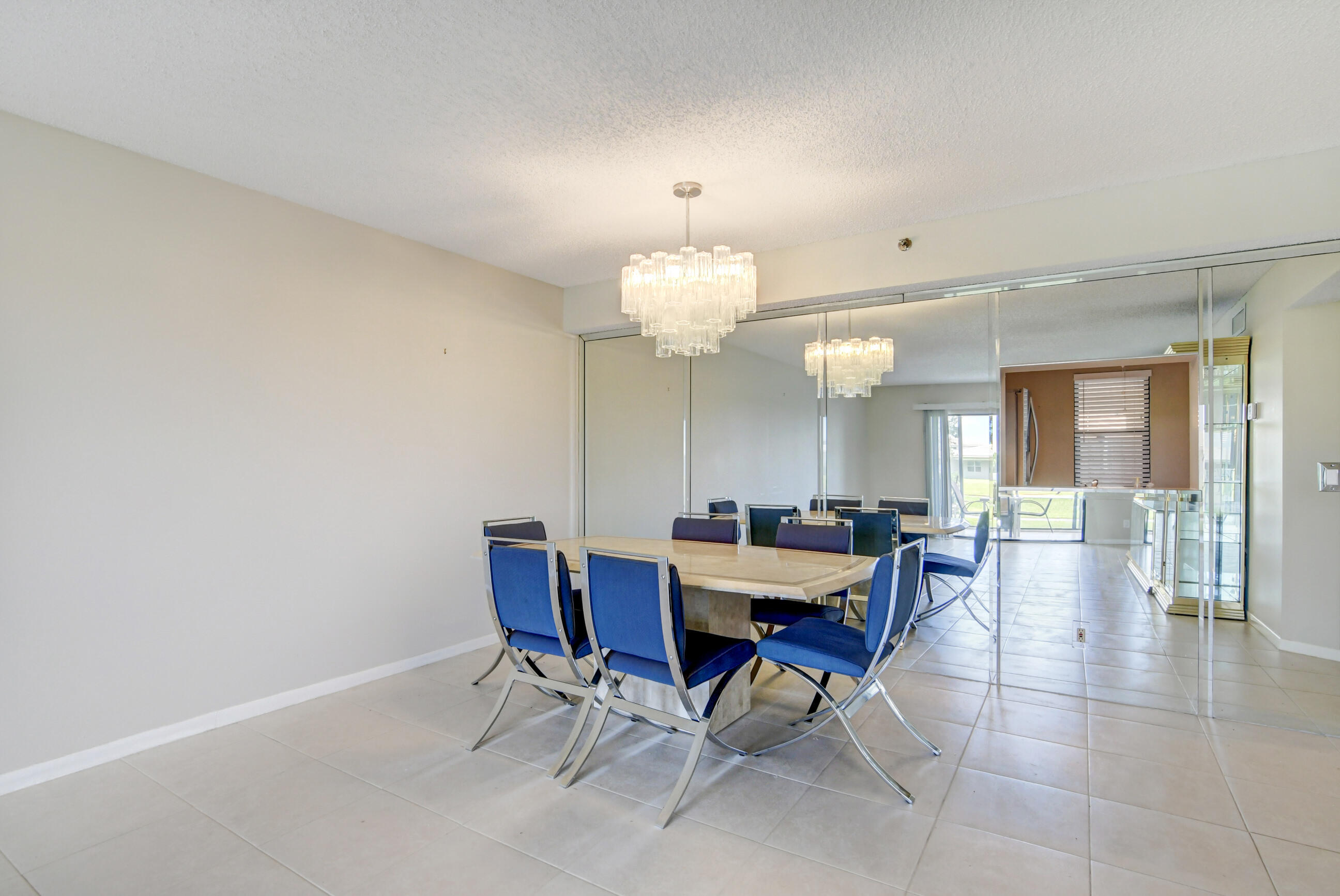 HUNTINGTON LAKES SEC FIVE CONDOS - Residential