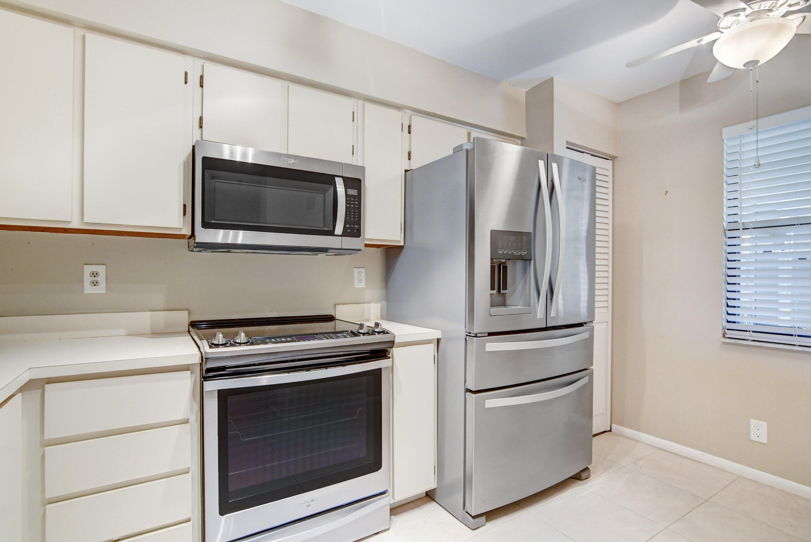 HUNTINGTON LAKES SEC FIVE CONDOS - Residential