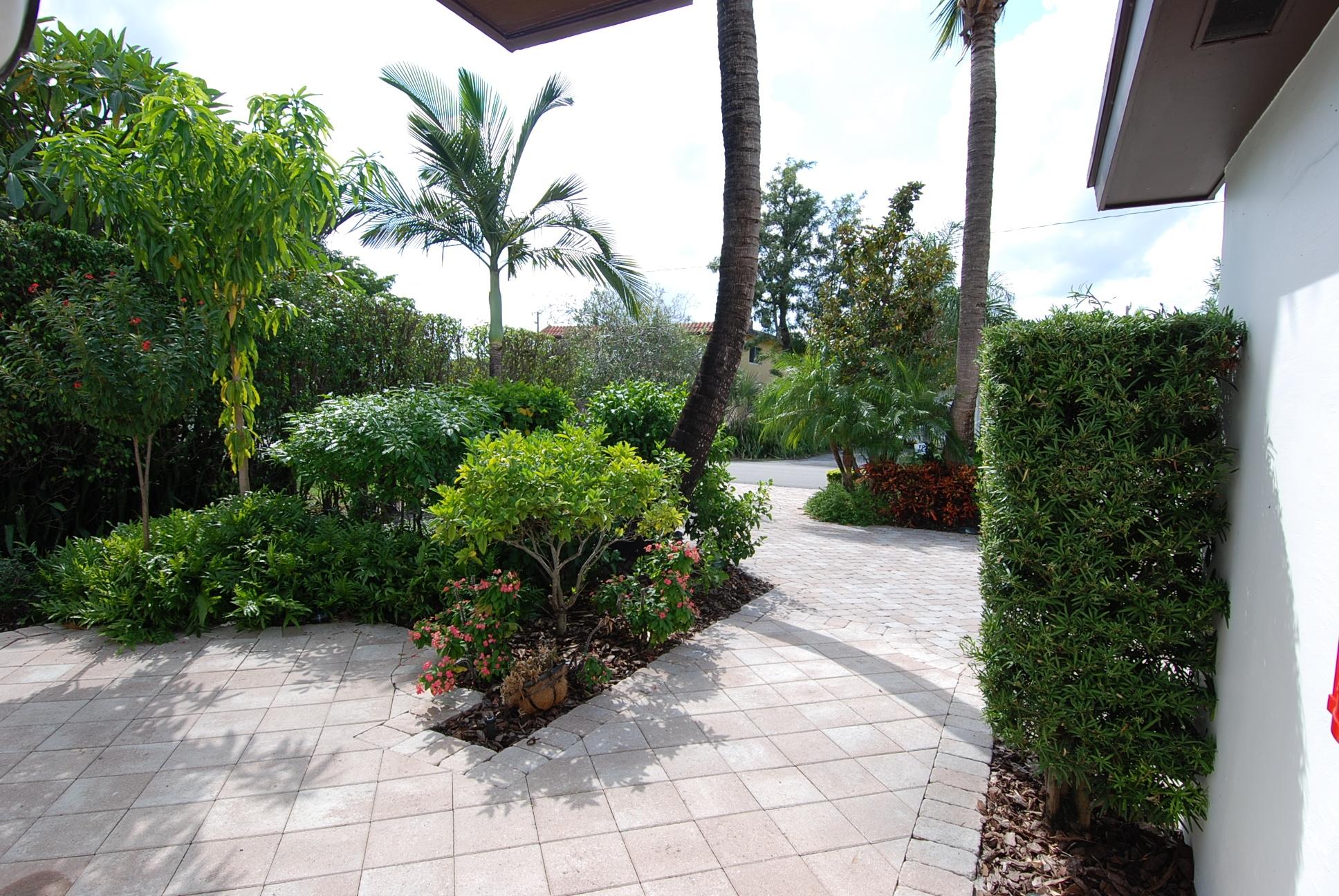 HALLER & GROOTMANS - Residential Lease