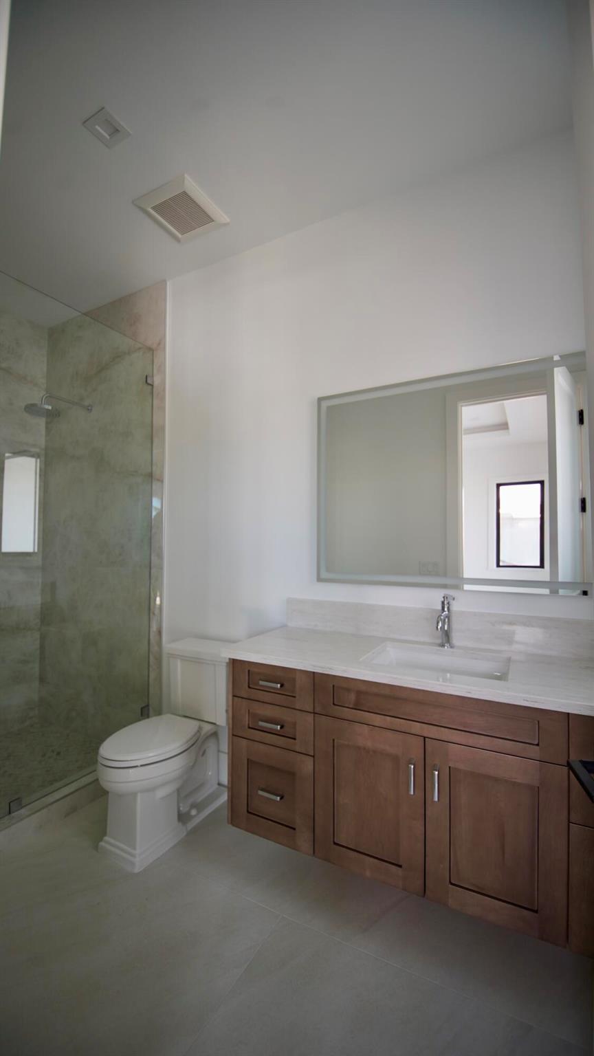 PIRATES COVE - Residential