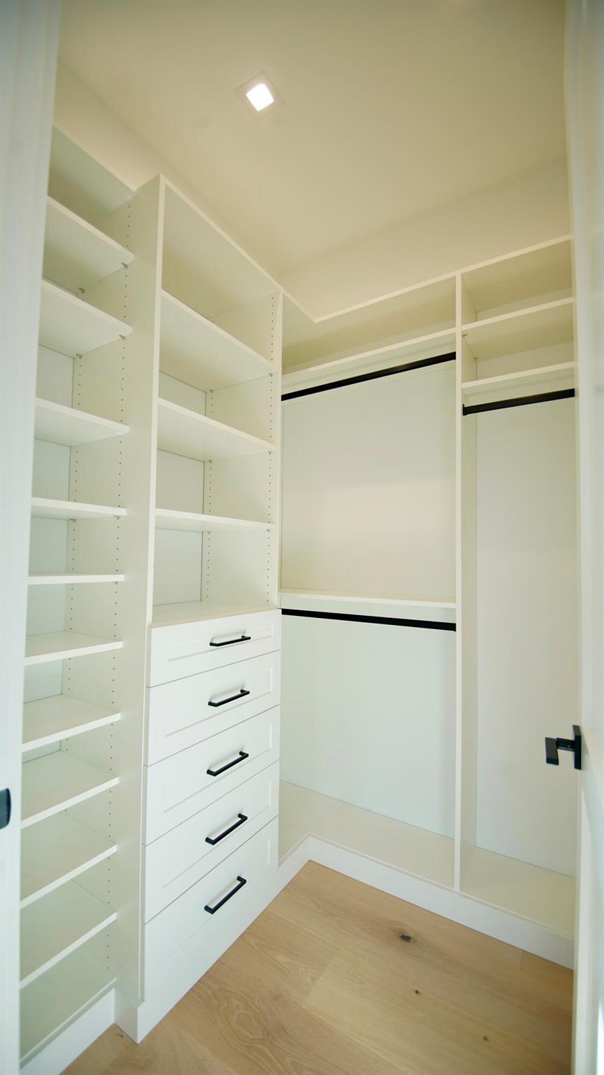 PIRATES COVE - Residential