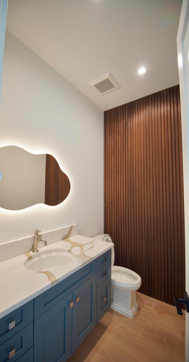 PIRATES COVE - Residential