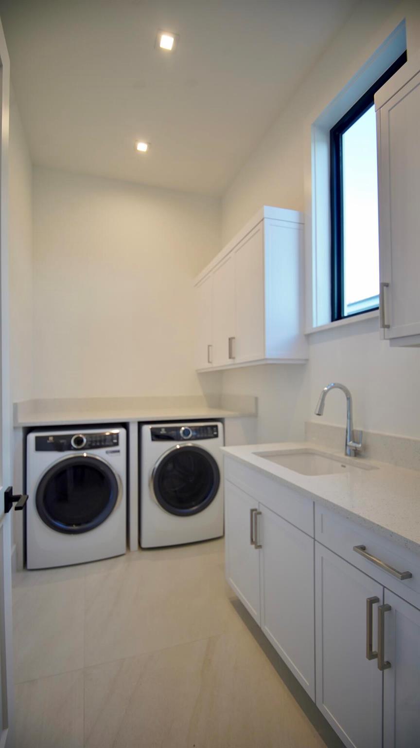 PIRATES COVE - Residential