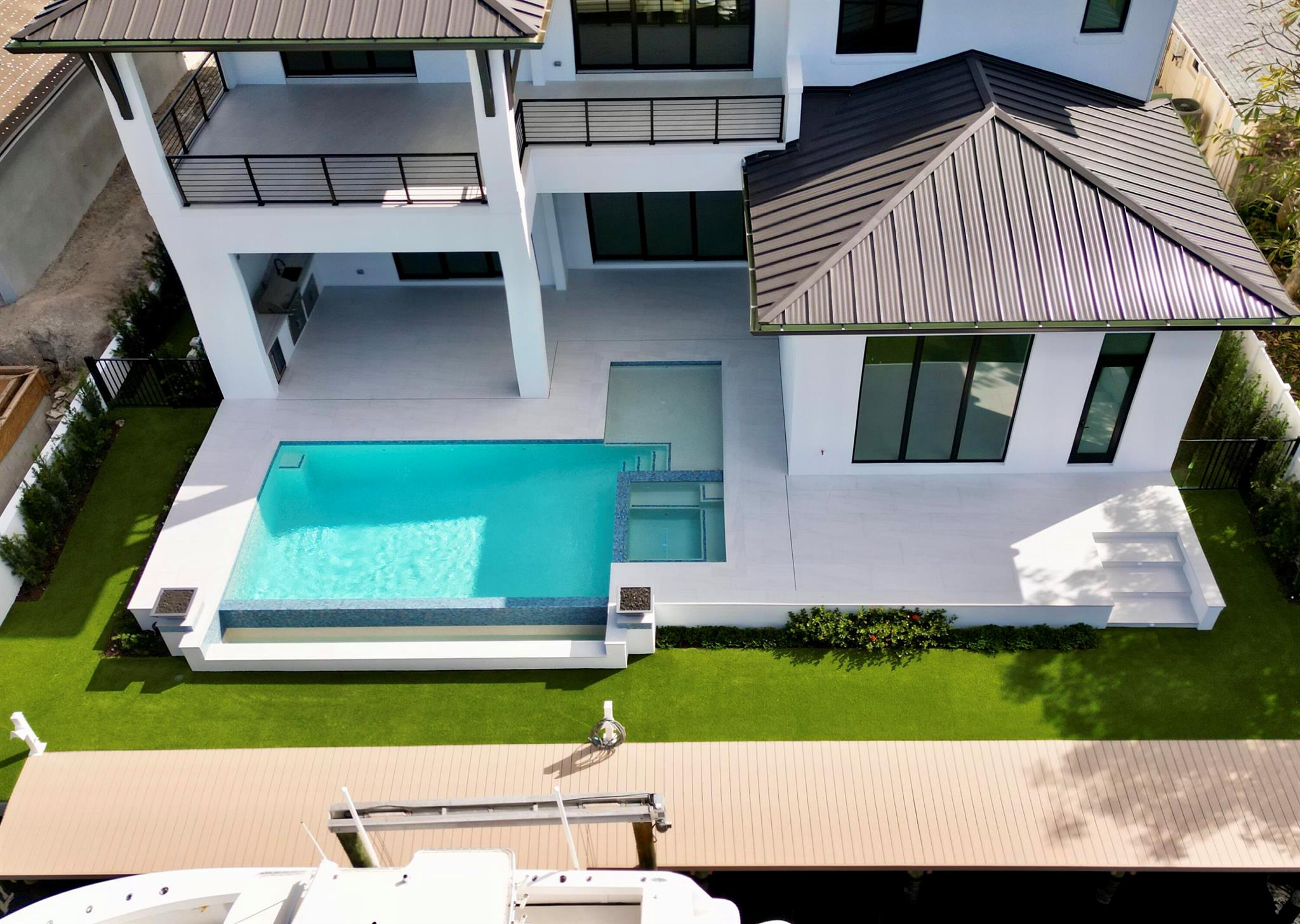 PIRATES COVE - Residential