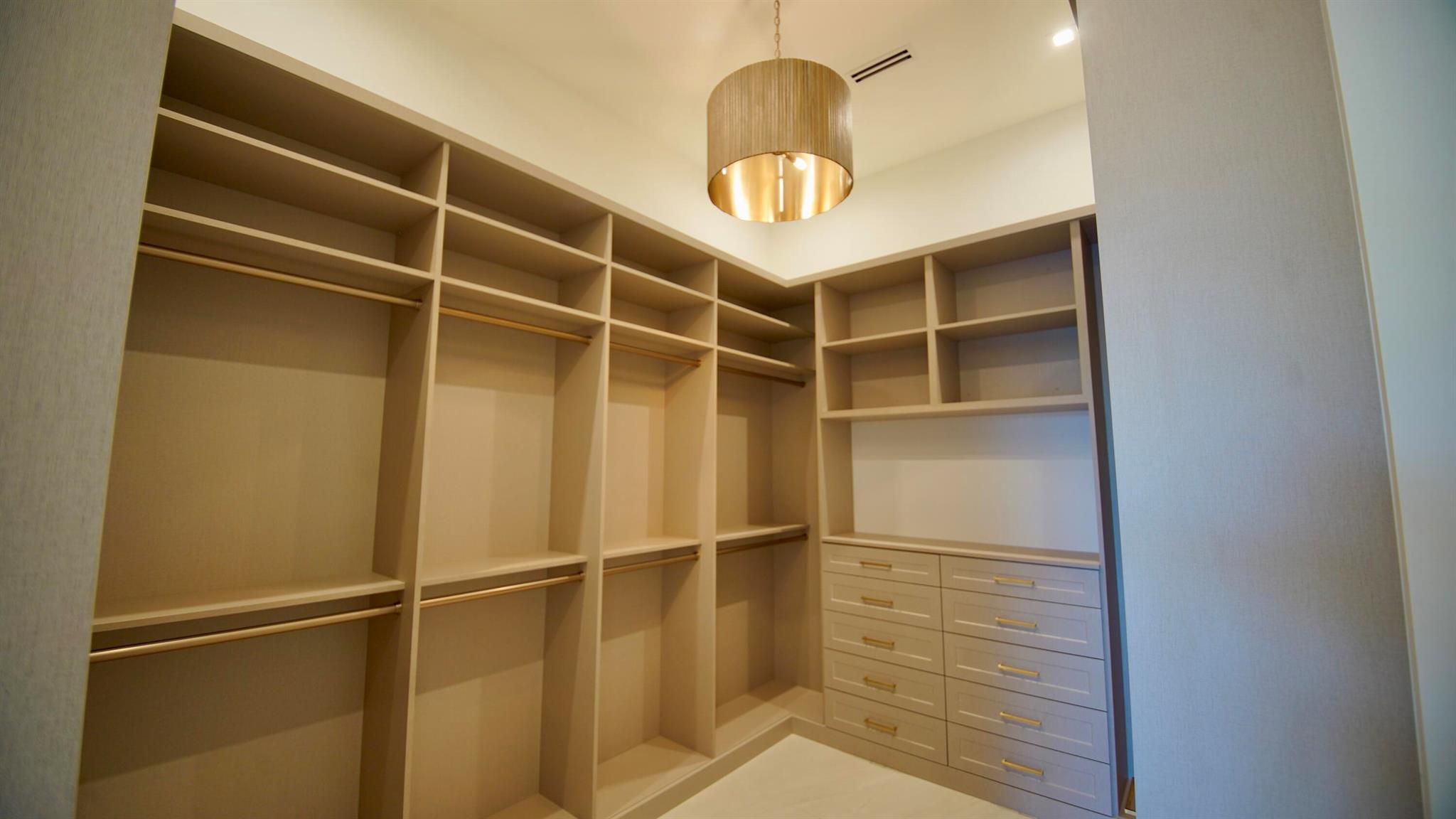 PIRATES COVE - Residential