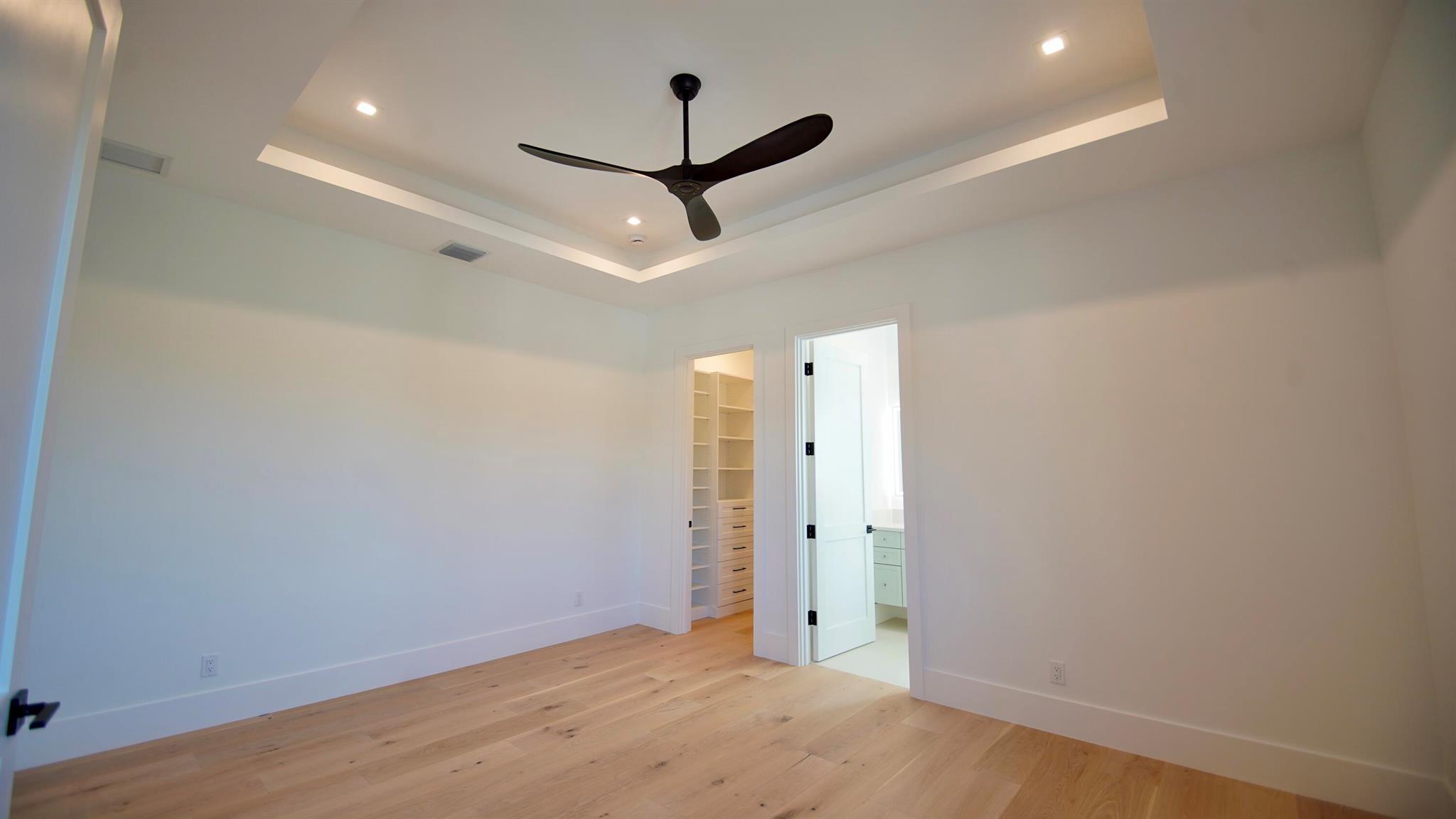 PIRATES COVE - Residential