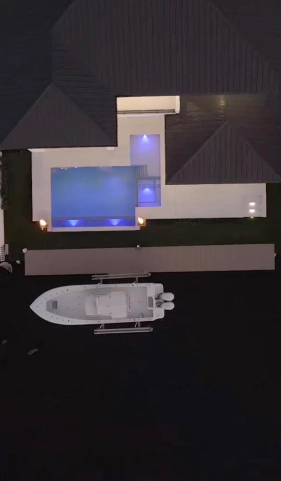 PIRATES COVE - Residential