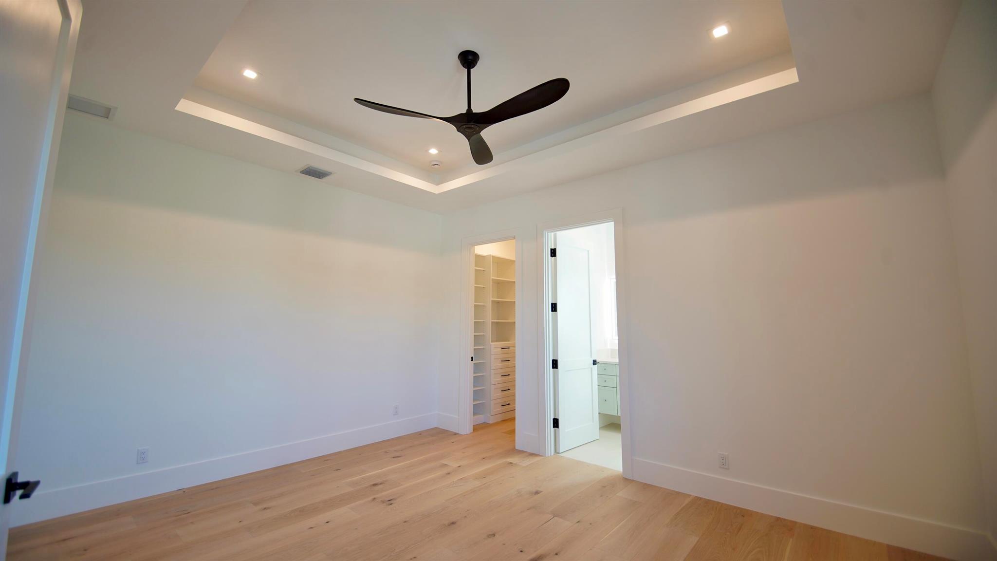 PIRATES COVE - Residential