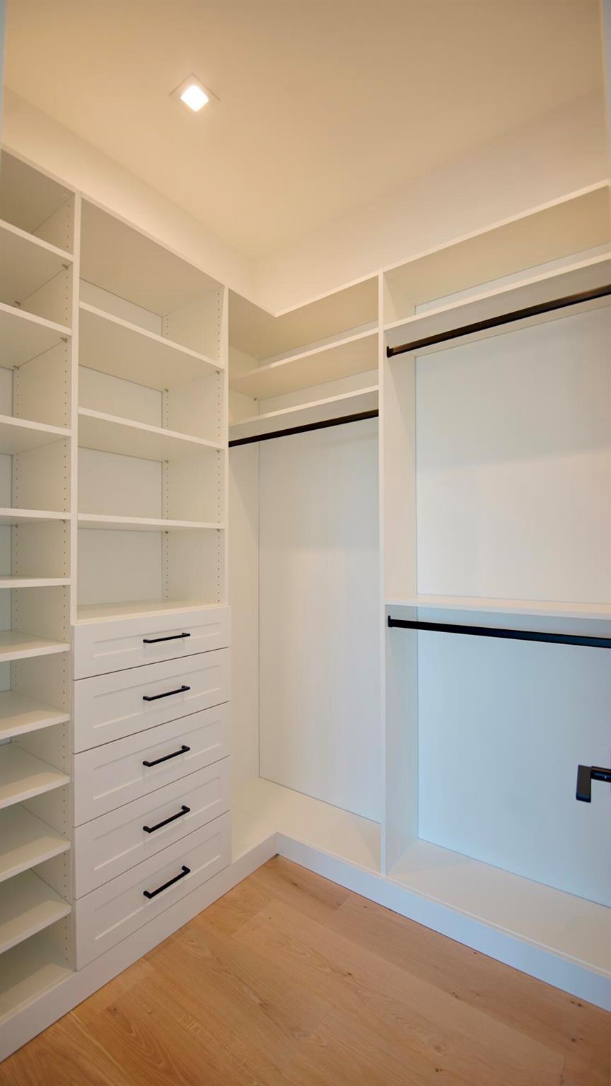 PIRATES COVE - Residential