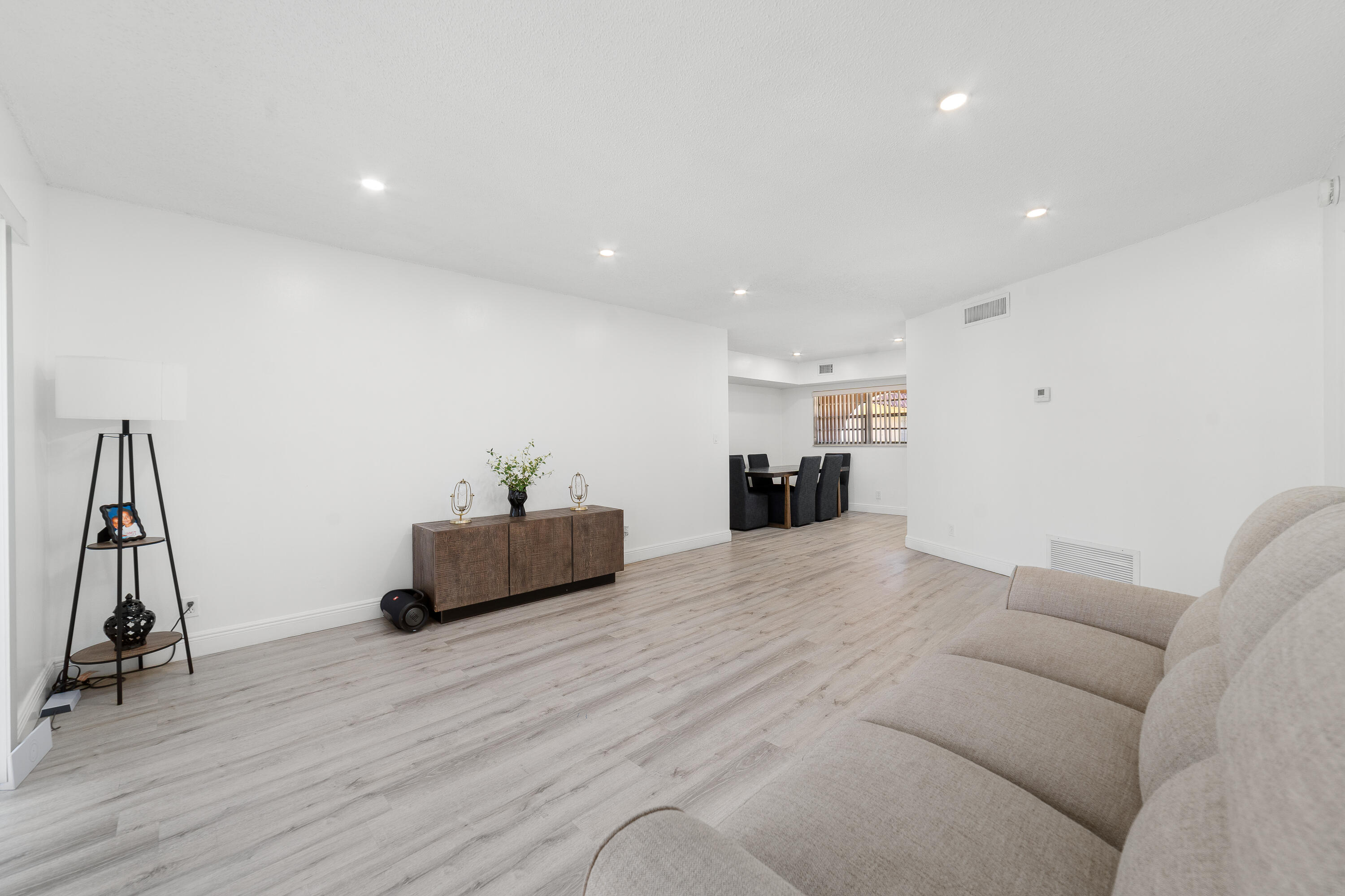 CORAL GARDENS CONDO - Residential