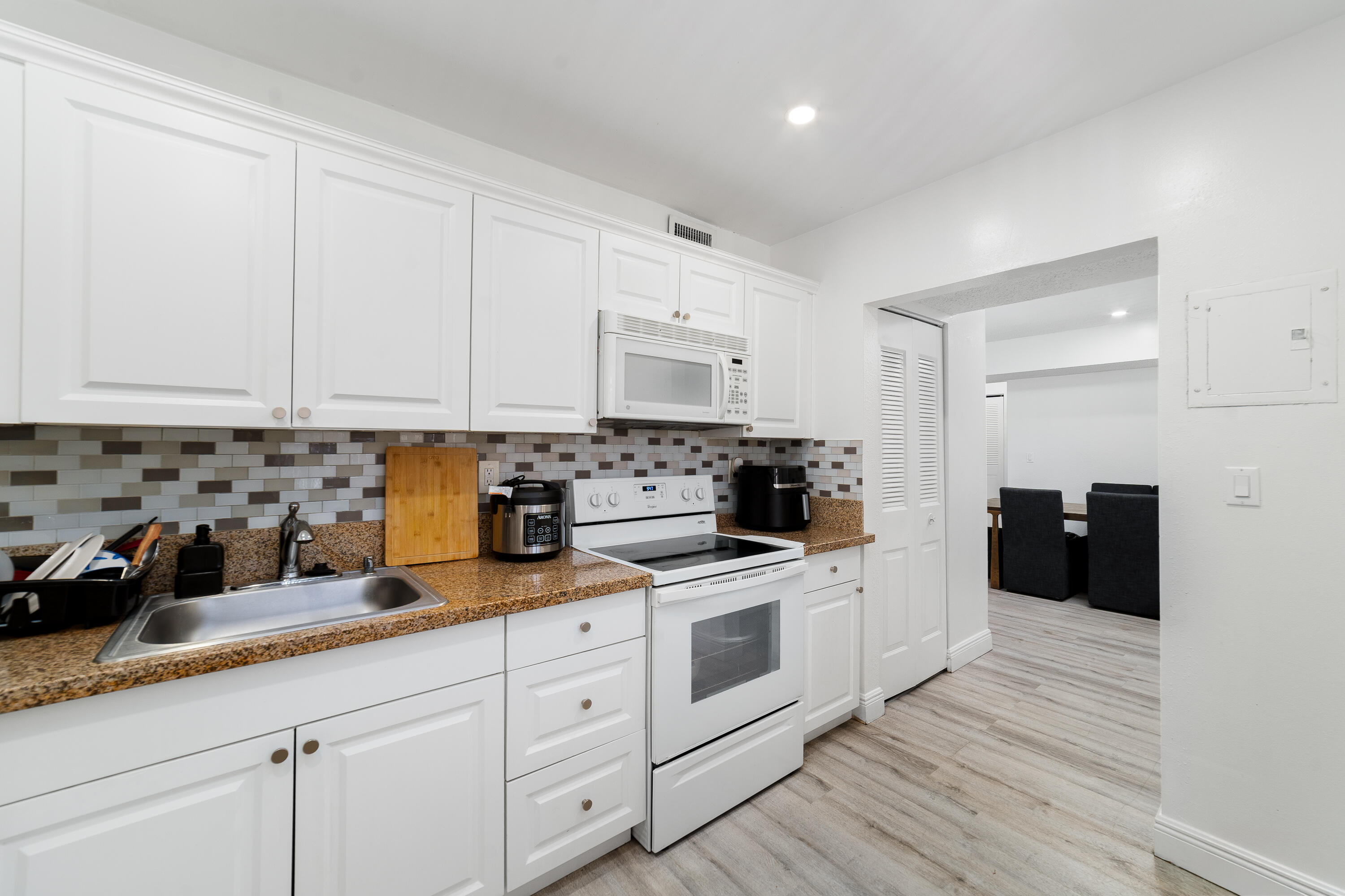 CORAL GARDENS CONDO - Residential