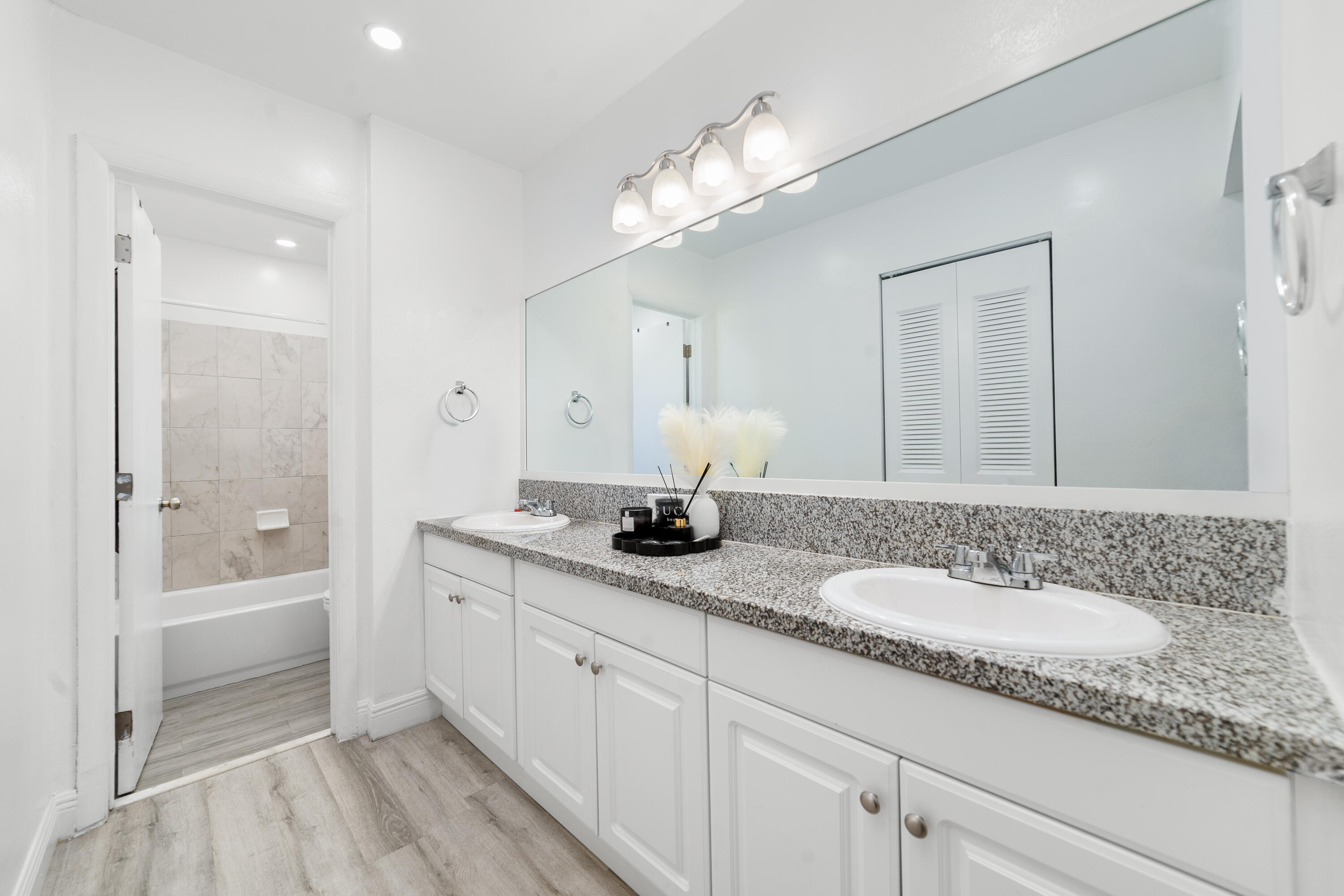 CORAL GARDENS CONDO - Residential