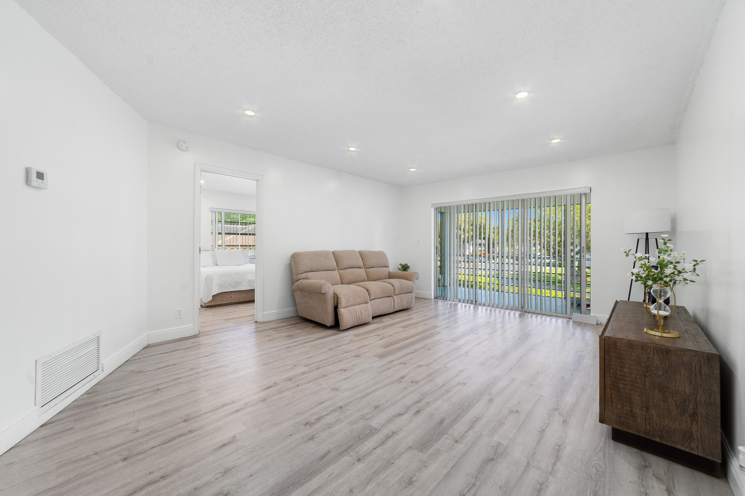 CORAL GARDENS CONDO - Residential