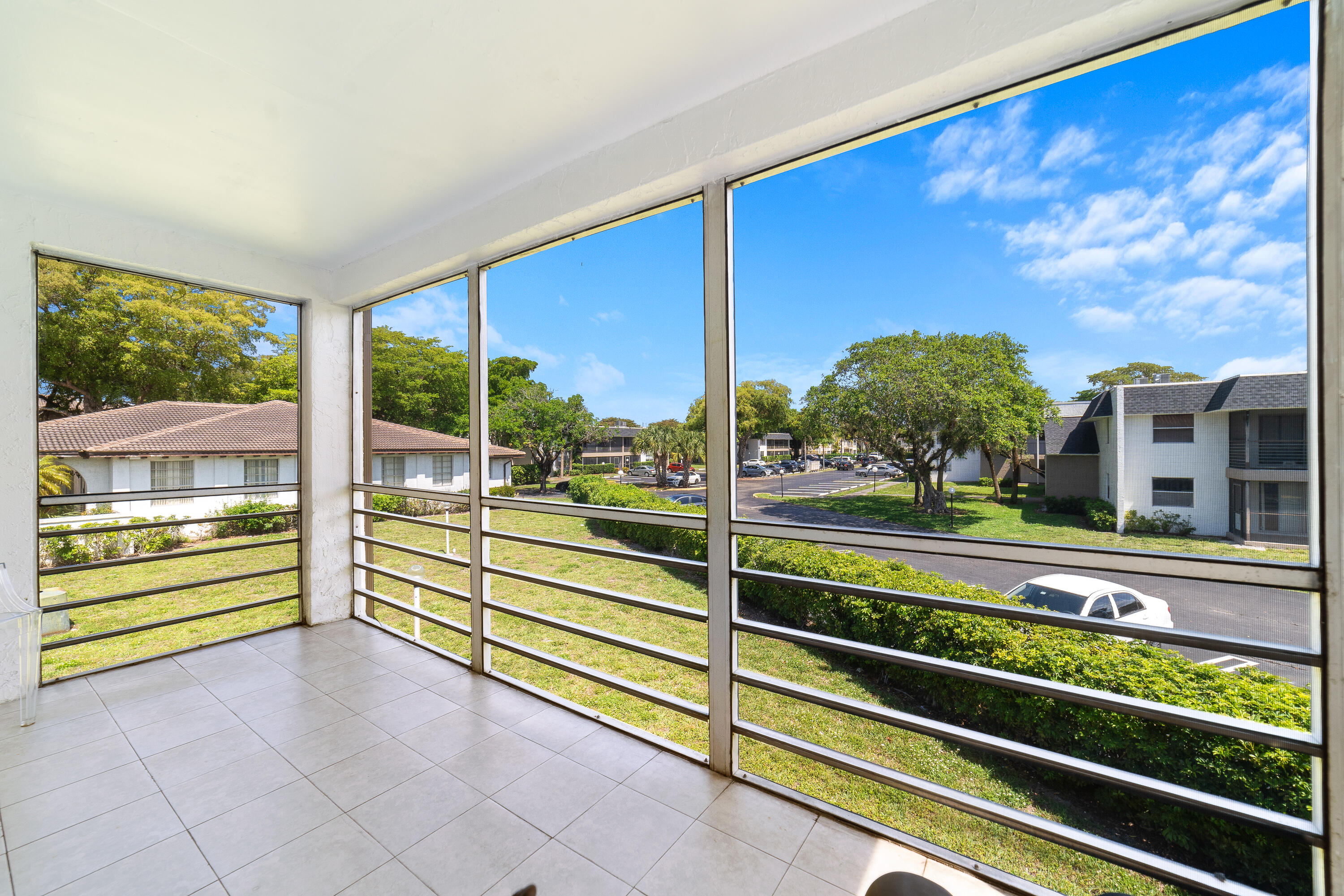 CORAL GARDENS CONDO - Residential