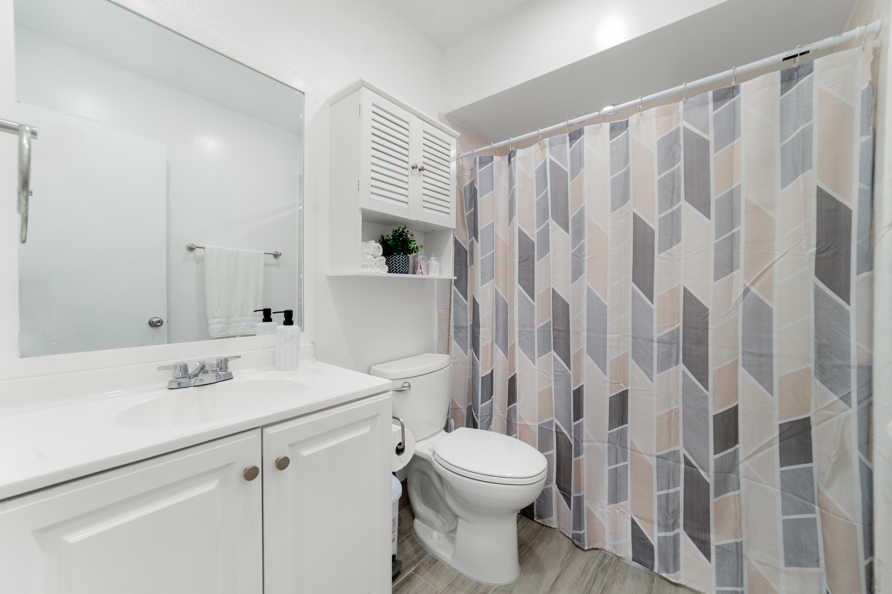 CORAL GARDENS CONDO - Residential