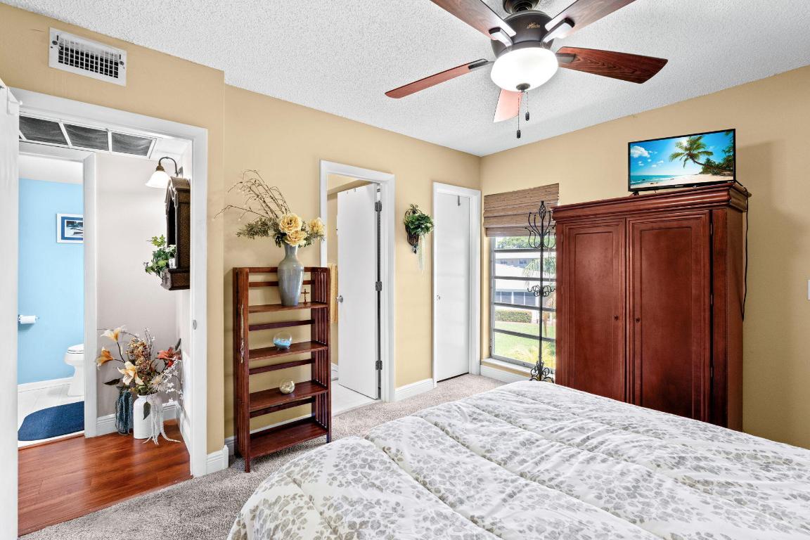 FOUR SEA SUNS CONDOMINIUMS PARCELS 1 TO 10 IN POST - Residential