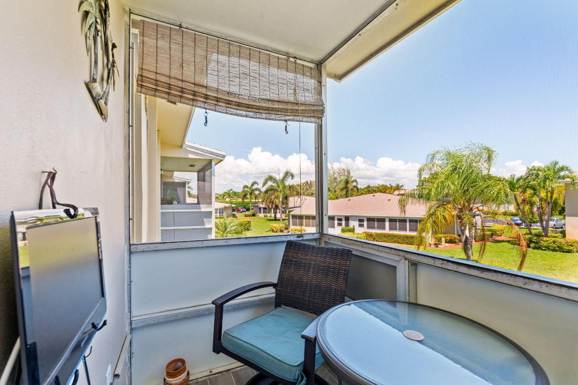 FOUR SEA SUNS CONDOMINIUMS PARCELS 1 TO 10 IN POST - Residential