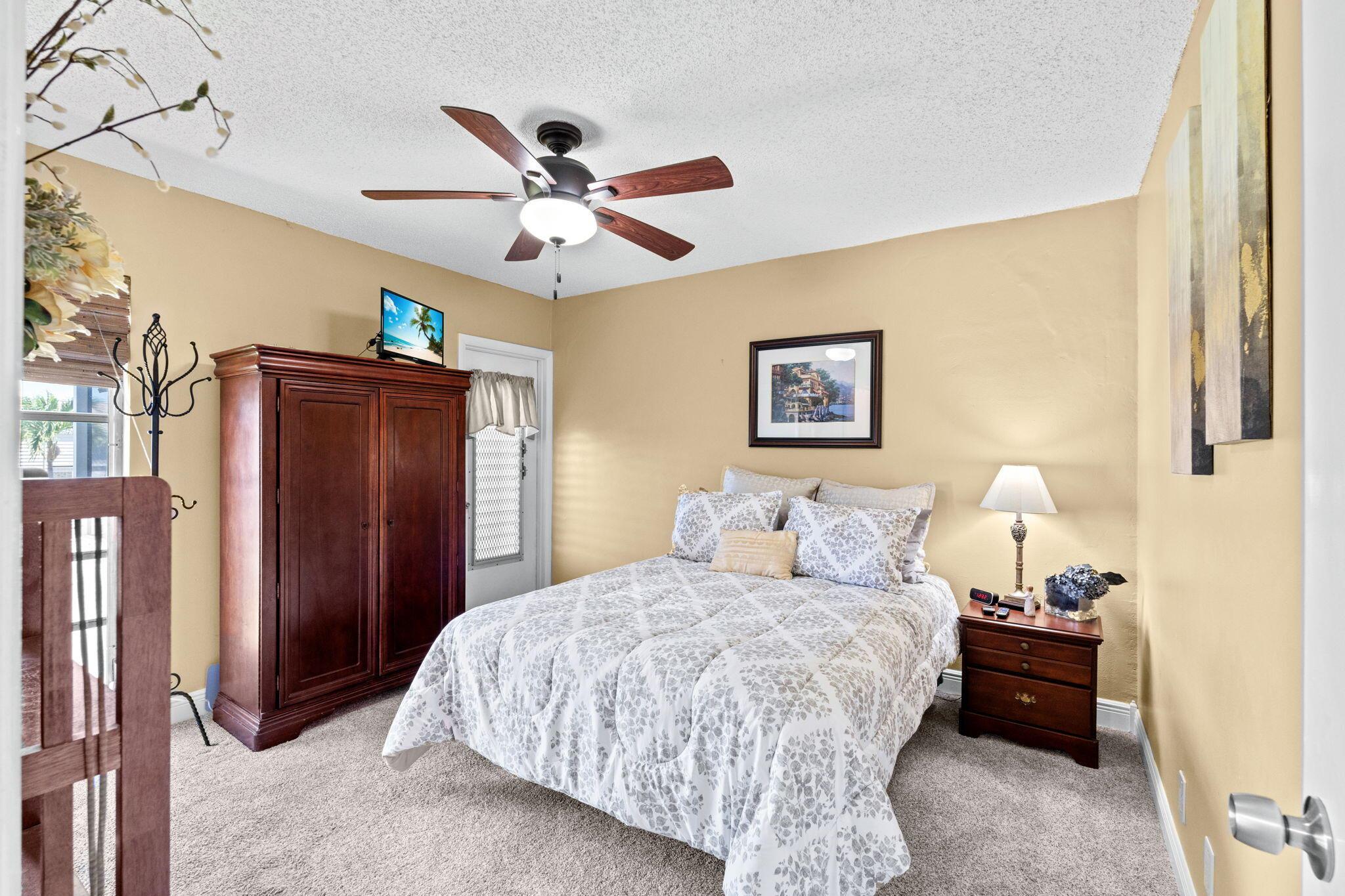 FOUR SEA SUNS CONDOMINIUM - Residential