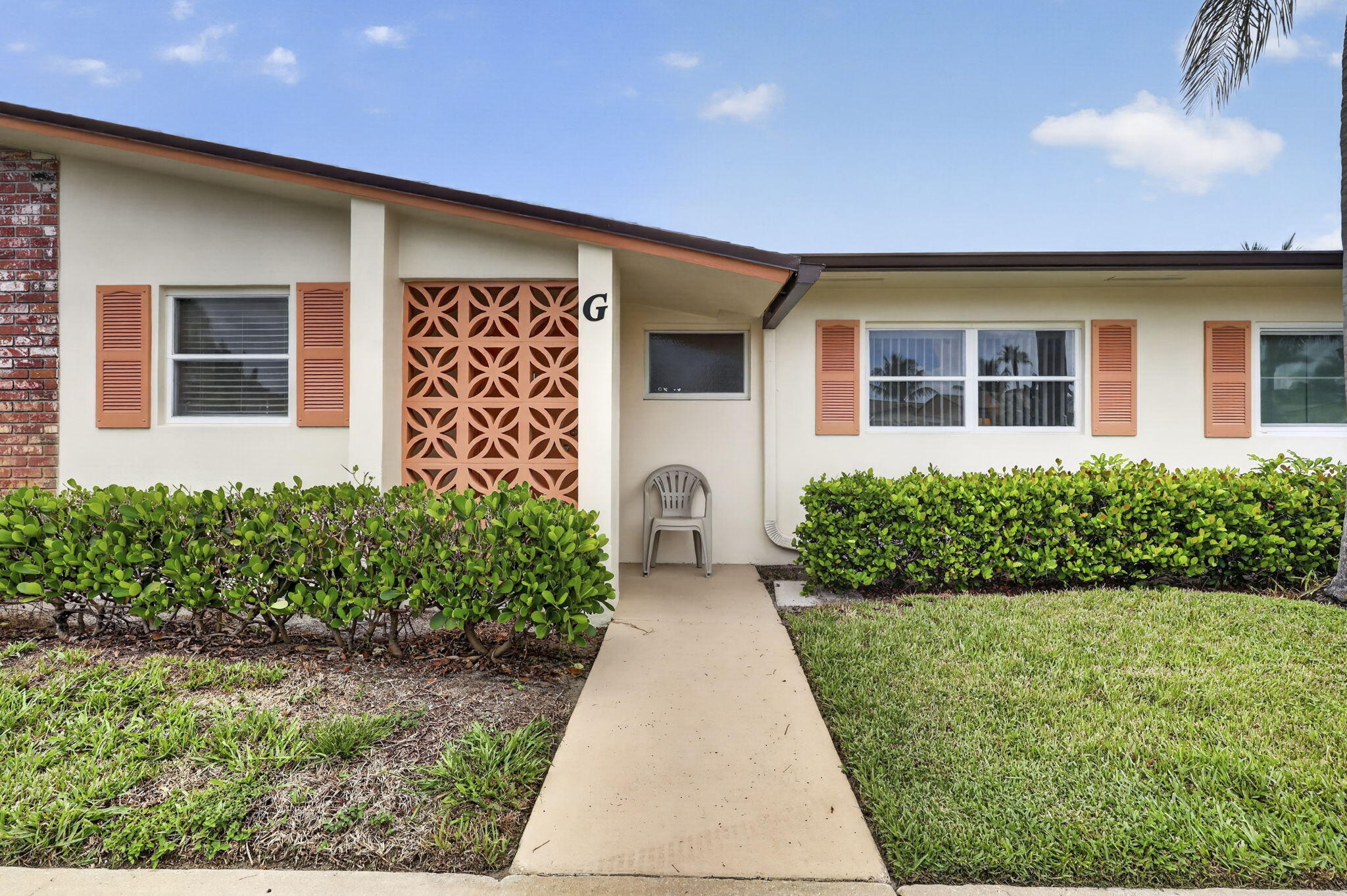 2990 Crosley Drive E G