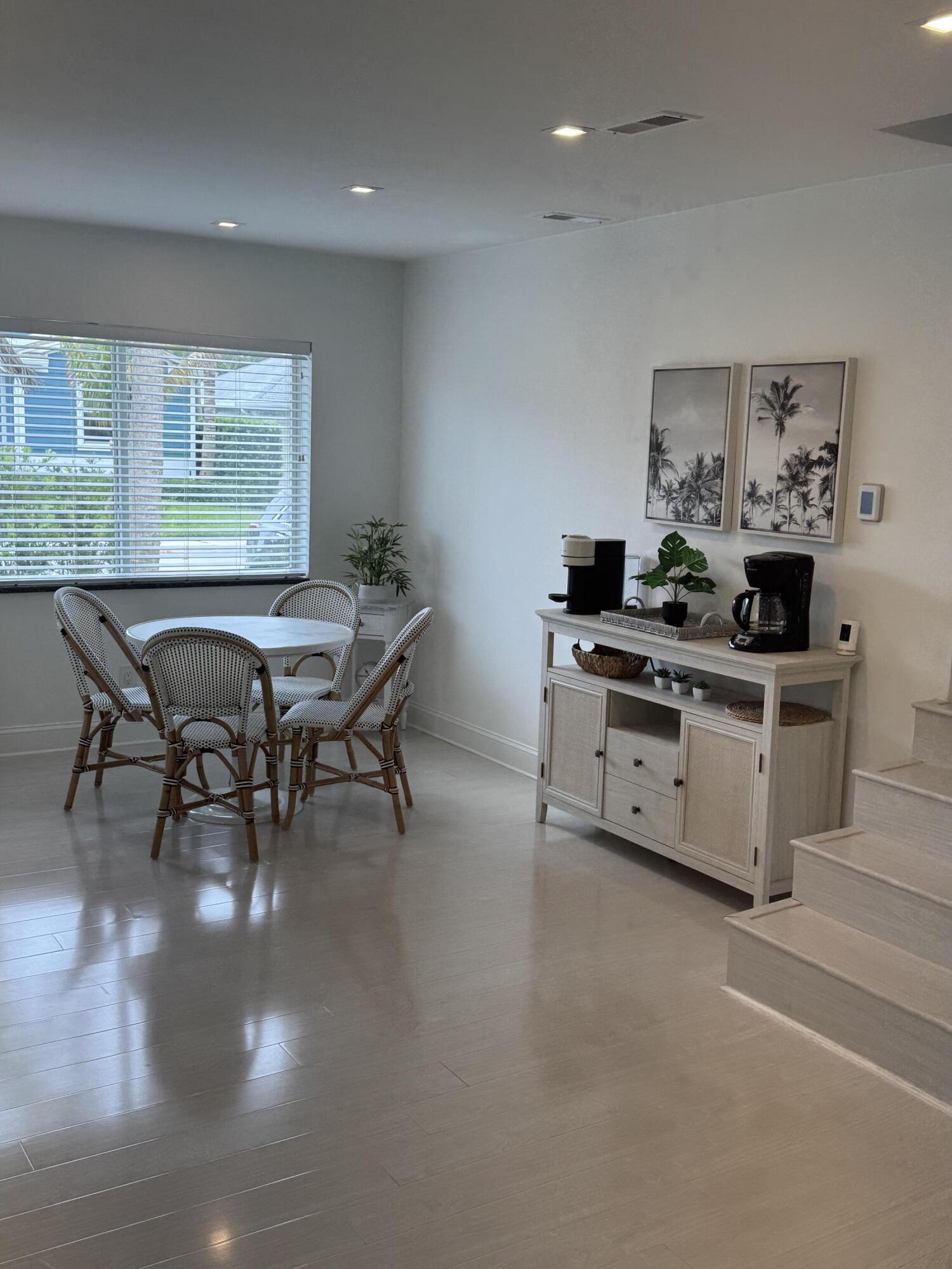 92 S 18th Ave Avenue S