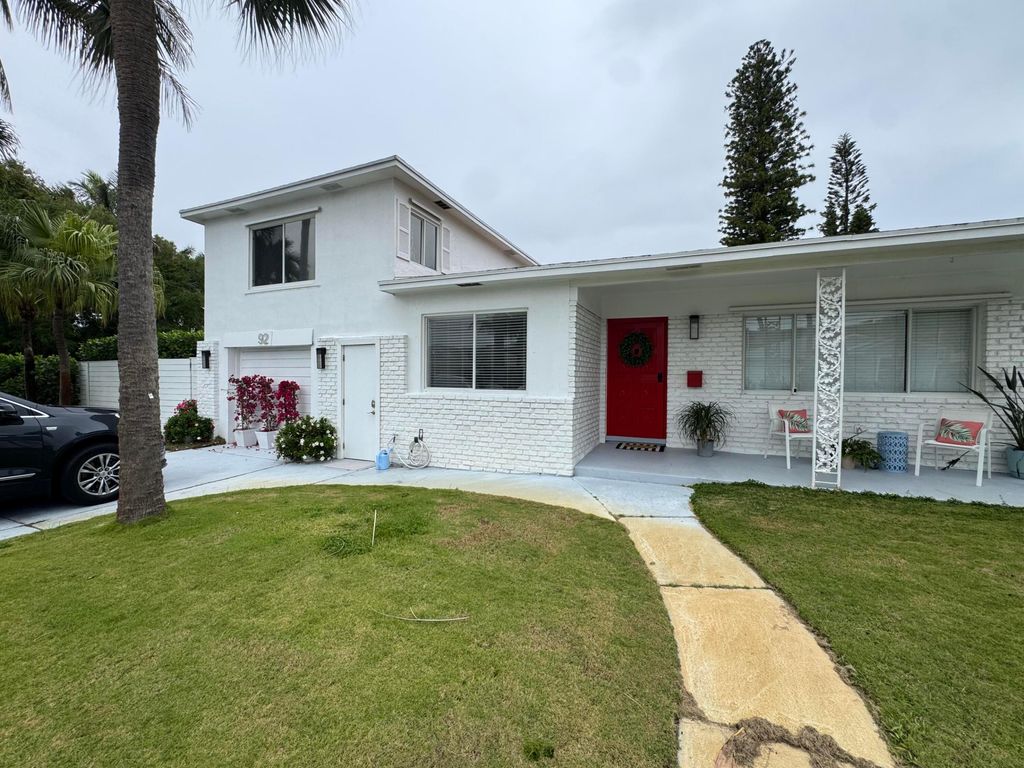 Photo of 92 S 18th Ave Avenue S, Lake Worth Beach, FL 33460 (MLS # B26018283)