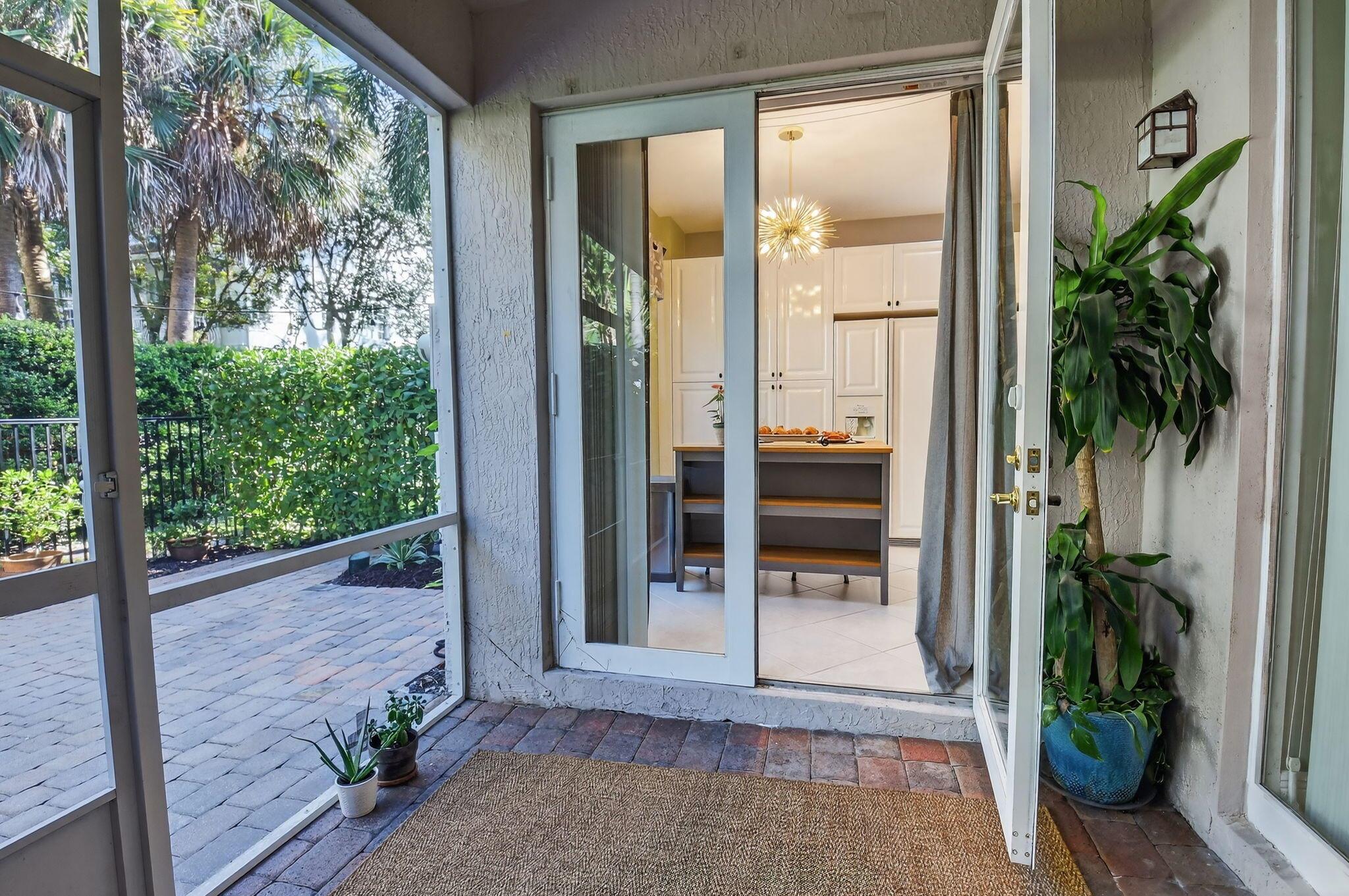 Las Brisas - Residential