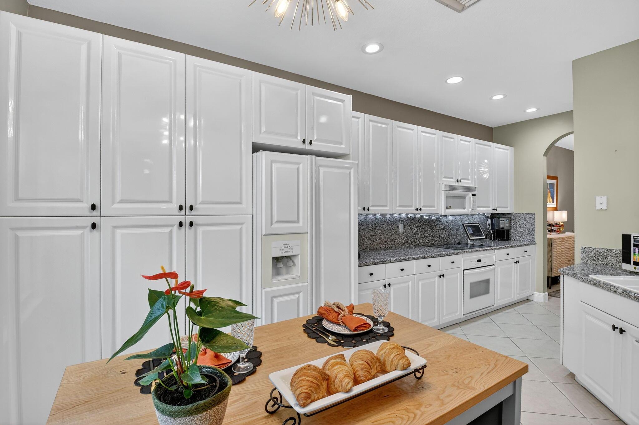 Las Brisas - Residential