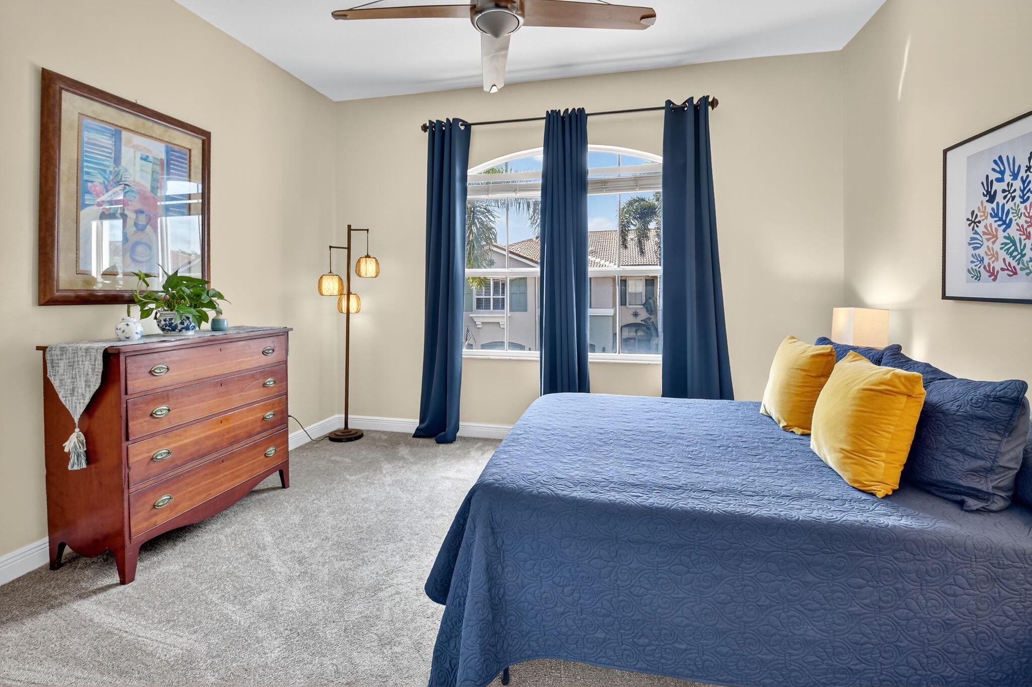 Las Brisas - Residential