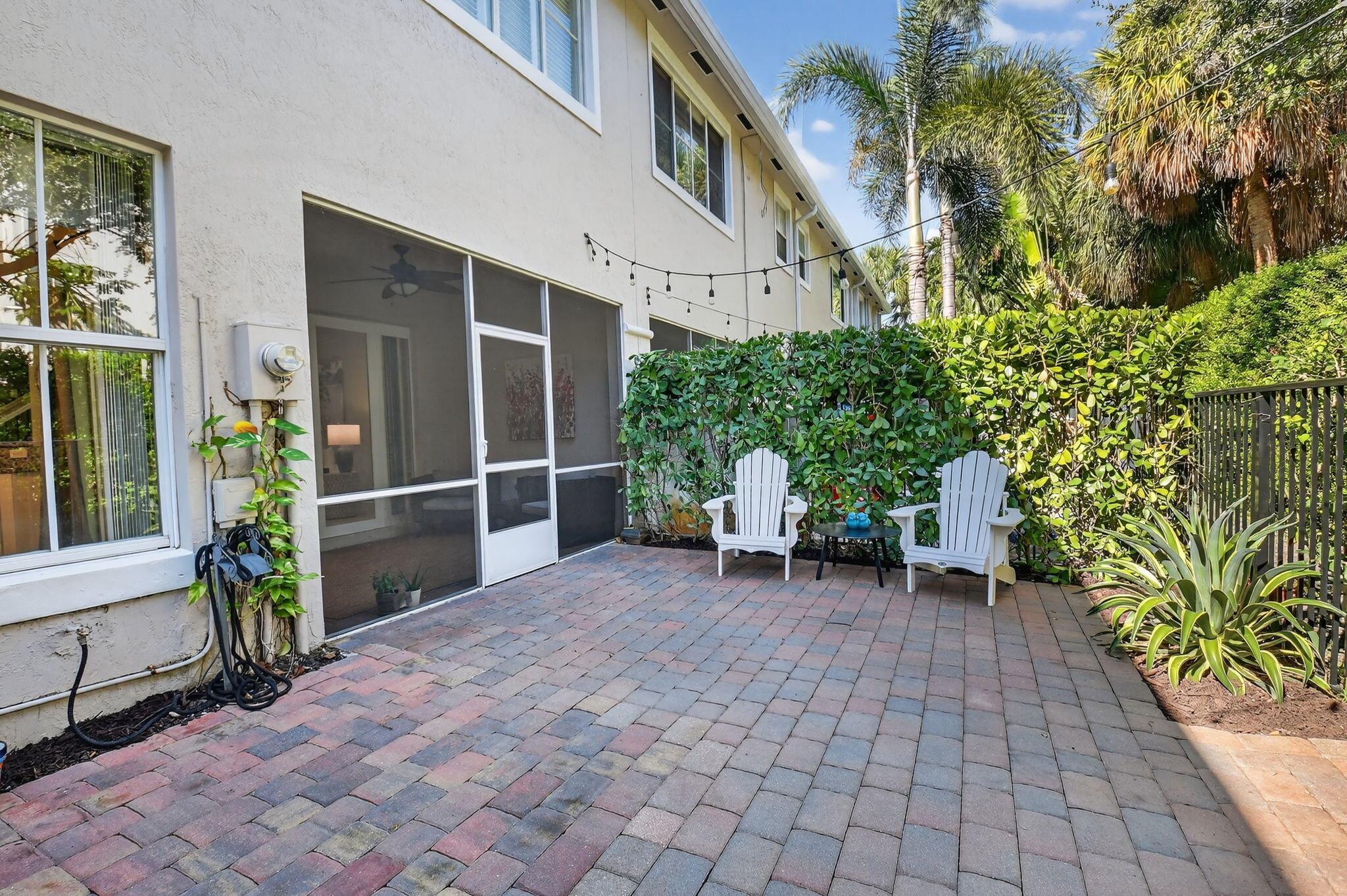 Las Brisas - Residential