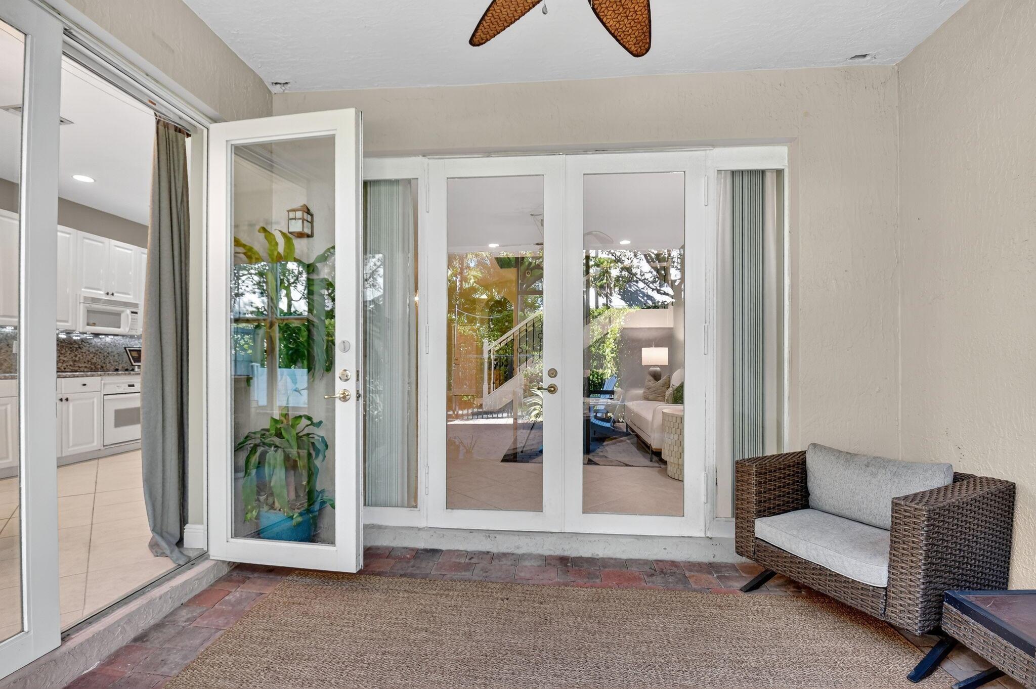 Las Brisas - Residential