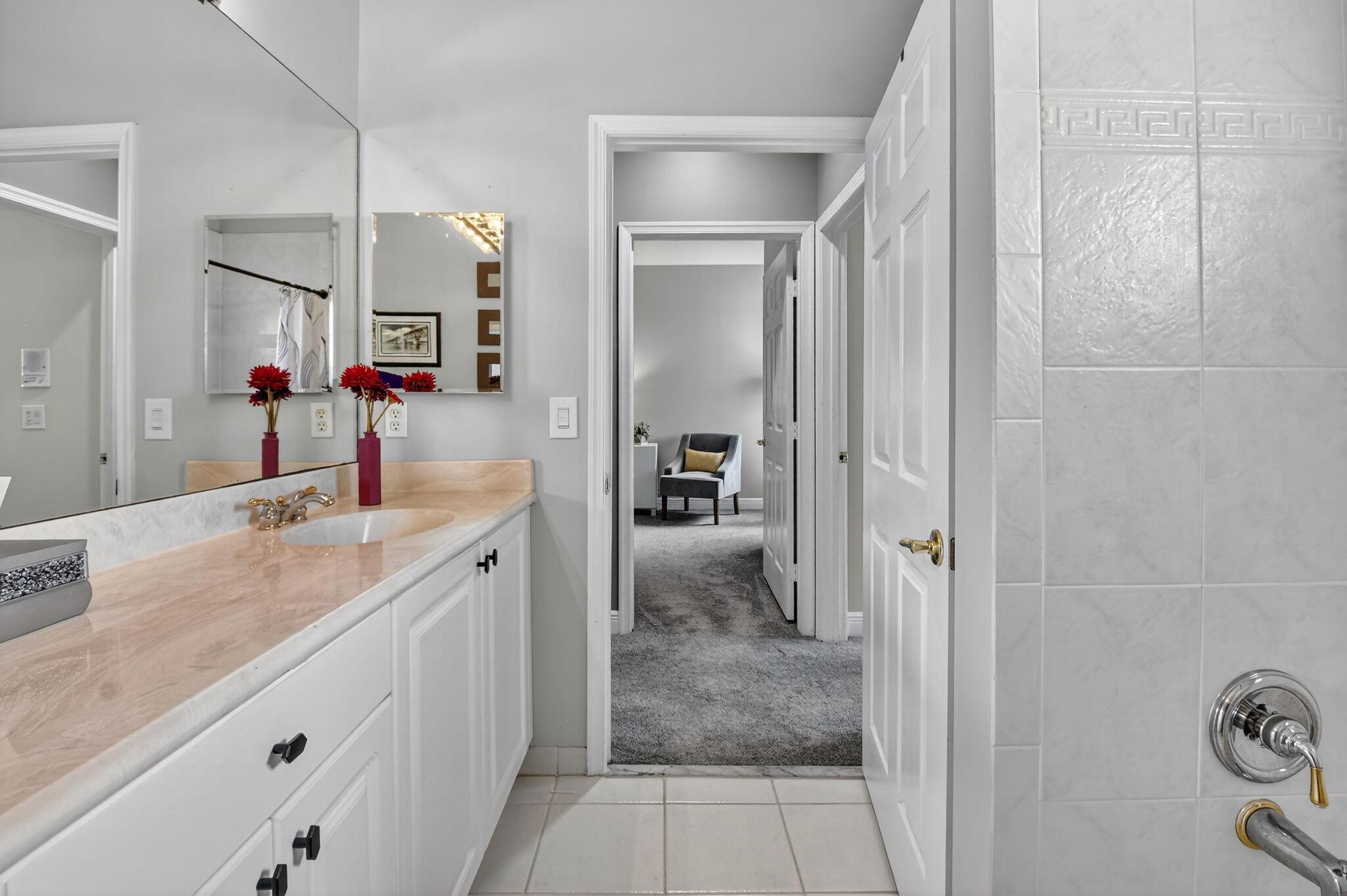 Las Brisas - Residential