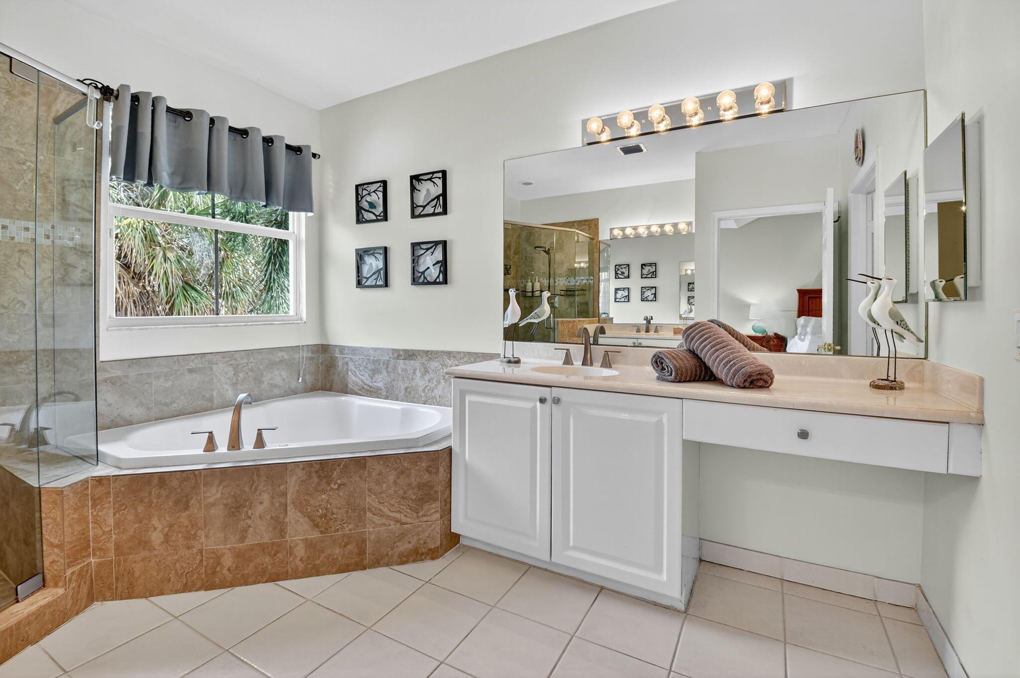 Las Brisas - Residential